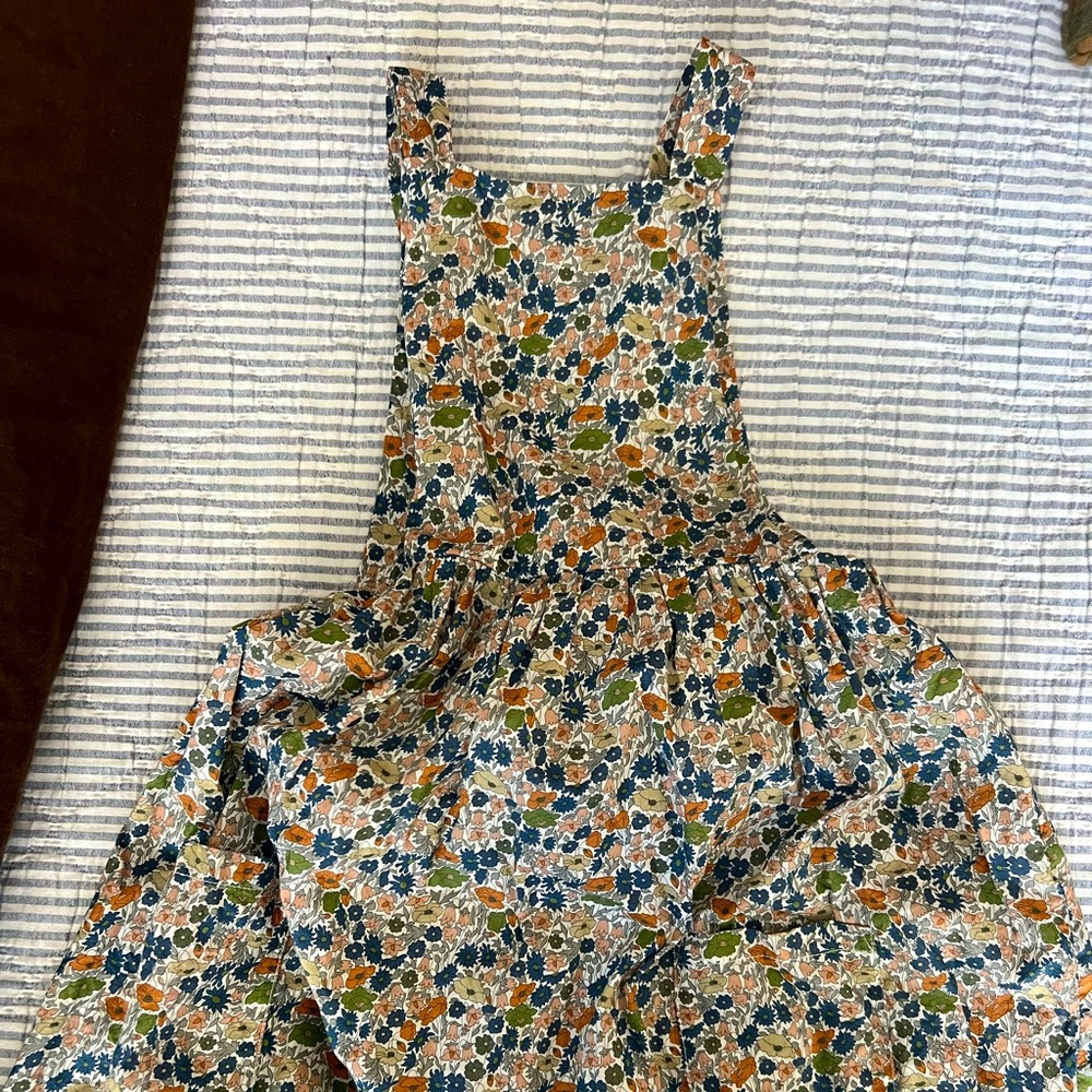 Nellie Quats Liberty Fabric sz 7-8 girls pinefore. Excellent condition.